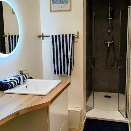 Lejlighed Aux Portes De La Plage, Entierement Renoves, Climatisation, Wifi, Parking Gratuit, Linge De Maison Fournit, Menage En Fin De Sejour Compris *