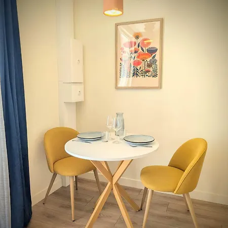 Appartamento Aux Portes De La Plage, Entièrement Rénovés, Climatisation, Wifi, Parking Gratuit, Linge De Maison Fournit, Ménage En Fin De Compris *