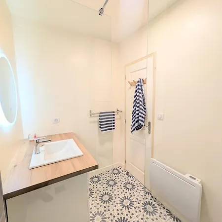Appartamento Aux Portes De La Plage, Entièrement Rénovés, Climatisation, Wifi, Parking Gratuit, Linge De Maison Fournit, Ménage En Fin De Compris