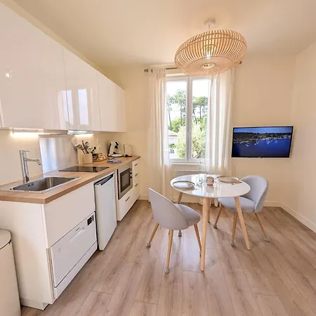 Appartamento Aux Portes De La Plage, Entièrement Rénovés, Climatisation, Wifi, Parking Gratuit, Linge De Maison Fournit, Ménage En Fin De Compris *