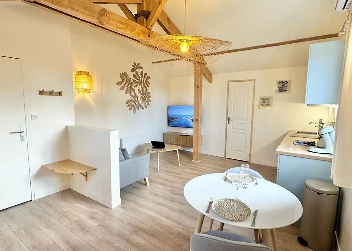 Appartement Aux Portes De La Plage, Entierement Renoves, Climatisation, Wifi, Parking Gratuit, Linge De Maison Fournit, Menage En Fin De Sejour Compris *